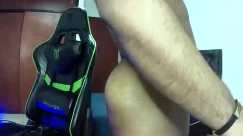 Snapshot of caballerozodi chatting on November 8, 2025, 3:12 pm caballerozodi online show from November 8, 2025, 3:12 pm