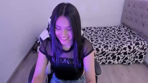 caelisse_cb online show from October 29, 2025, 1:02 pm