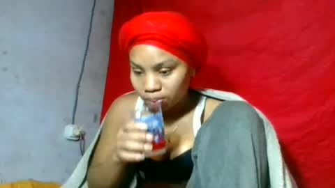 Snapshot of caella98 chatting on June 27, 2026, 7:35 am caella98 online show from June 27, 2026, 7:35 am
