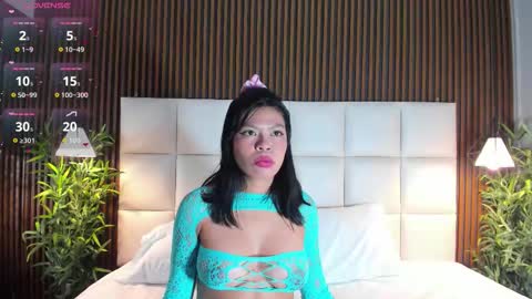 Snapshot of cailynbrowm chatting on October 13, 2025, 1:44 pm CailynBrown online show from October 13, 2025, 1:44 pm