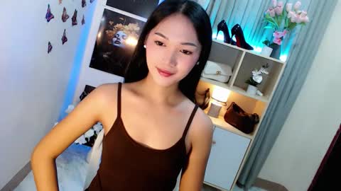 Snapshot of caitlin_x chatting on October 13, 2025, 7:36 pm caitlin online show from October 13, 2025, 7:36 pm