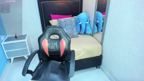 Calanthe  online show from January 28, 2025, 5:22 am