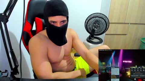 calihotcaliente27 online show from December 9, 2024, 11:45 pm