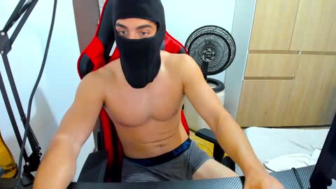 calihotcaliente27 online show from December 11, 2024, 5:59 pm