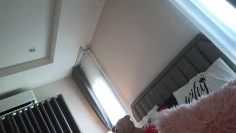 Call Me Linda online show from October 26, 2025, 2:39 am