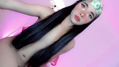 Snapshot of call_me_nina chatting on May 13, 2026, 4:43 am call_me_nina online show from May 13, 2026, 4:43 am