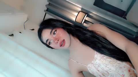 Snapshot of call_me_nina chatting on May 23, 2026, 5:34 am call_me_nina online show from May 23, 2026, 5:34 am