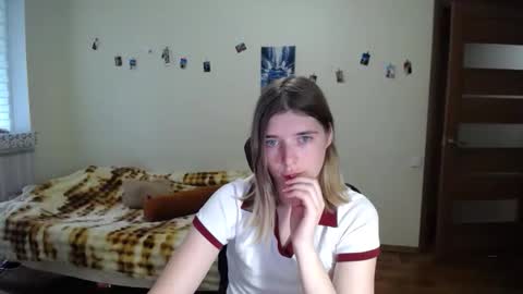 callmesweett online show from May 18, 2026, 10:54 am