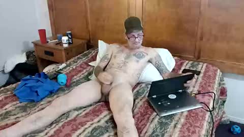 calredding75 online show from December 16, 2025, 10:15 pm