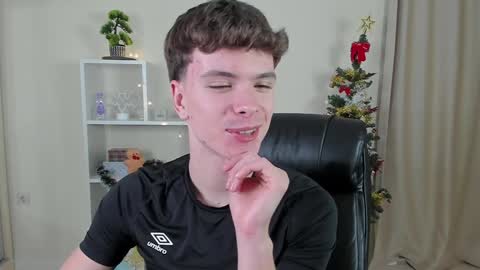 Hey I am Calvin  online show from December 17, 2024, 7:04 pm