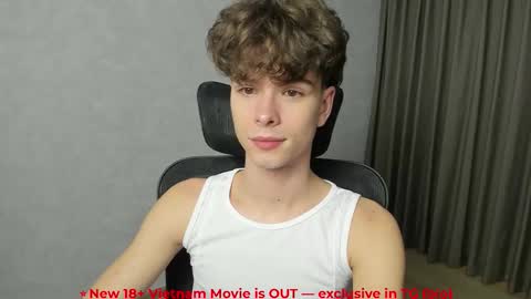 Snapshot of calvin_loves_you chatting on February 14, 2026, 5:10 pm Hey I am Calvin online show from February 14, 2026, 5:10 pm