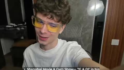 Hey I am Calvin  online show from June 28, 2026, 2:23 pm