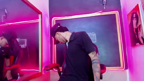 Calvin online show from September 28, 2025, 3:23 am