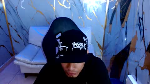 Snapshot of cam_xman chatting on June 12, 2026, 12:04 pm cam_xman online show from June 12, 2026, 12:04 pm