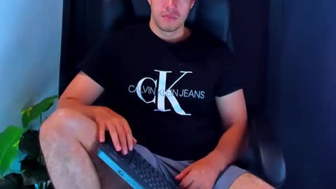 camara110 online show from January 13, 2025, 8:15 pm