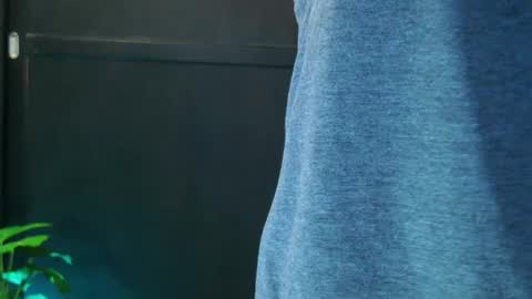 camara110 online show from February 15, 2025, 6:33 pm