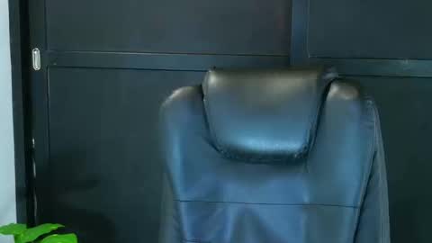 camara110 online show from March 10, 2025, 10:02 pm