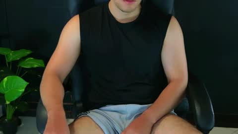 camara110 online show from March 11, 2025, 3:12 pm