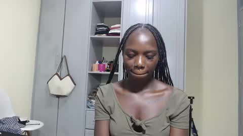 Snapshot of camclit chatting on December 4, 2024, 7:23 pm Princess online show from December 4, 2024, 7:23 pm