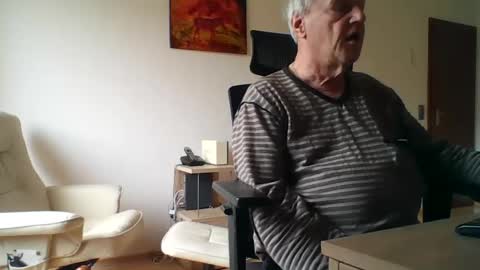 camcologne online show from February 24, 2026, 10:02 am