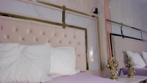 cameron_hearts online show from December 22, 2025, 12:24 pm