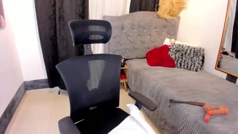 Snapshot of camicute_ chatting on February 26, 2026, 11:59 pm online show from February 26, 2026, 11:59 pm