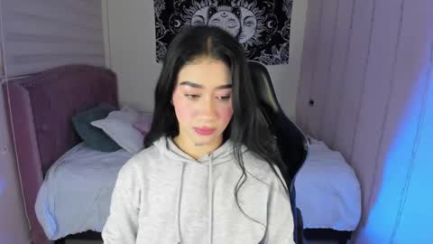 camila online show from September 29, 2025, 6:35 pm