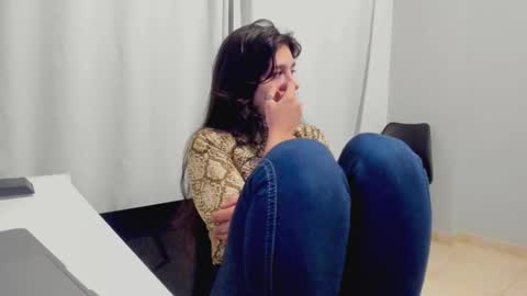 Snapshot of camila_berk chatting on December 2, 2025, 4:51 am Cami online show from December 2, 2025, 4:51 am