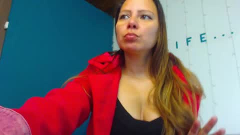Snapshot of camila_delarosa chatting on January 15, 2025, 12:58 pm camila online show from January 15, 2025, 12:58 pm