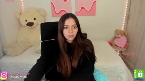  C A M I  online show from December 19, 2024, 11:14 pm