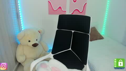  C A M I  online show from January 16, 2025, 10:55 pm