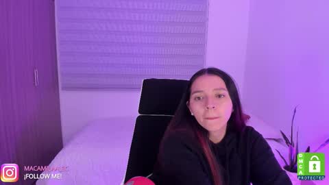  C A M I  online show from November 17, 2025, 3:34 am