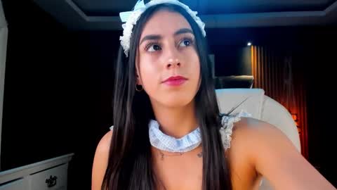 camila_martinez9 online show from October 26, 2025, 9:21 pm