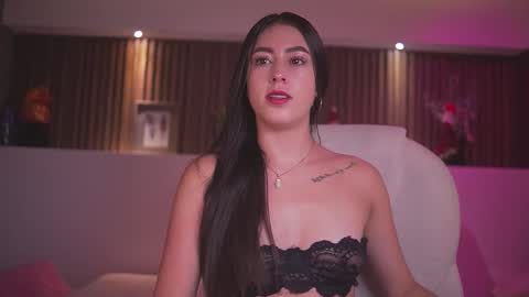 camila_martinez9 online show from January 12, 2026, 11:37 am