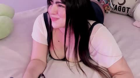 Camila online show from September 9, 2025, 12:43 am