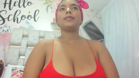 Snapshot of camila_rous_ chatting on January 27, 2025, 6:52 pm CAMILA online show from January 27, 2025, 6:52 pm