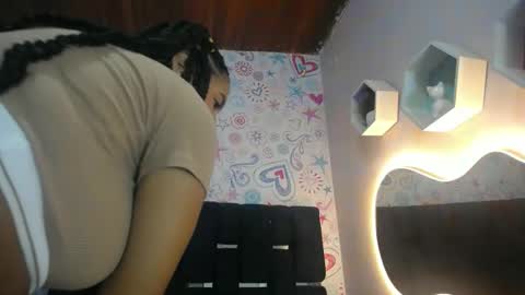 Snapshot of camila_rous_ chatting on March 6, 2025, 7:10 pm CAMILA online show from March 6, 2025, 7:10 pm