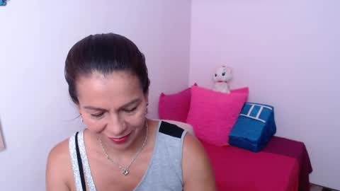 Camila Vargas online show from April 9, 2026, 3:39 pm