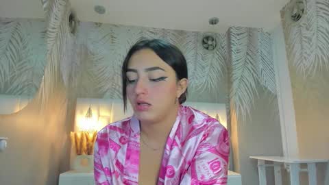 Snapshot of camilahunter__ chatting on December 23, 2025, 3:15 am Camila online show from December 23, 2025, 3:15 am