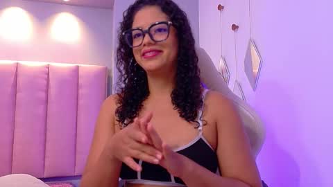 Snapshot of camilalevy chatting on February 27, 2026, 12:27 pm Camila online show from February 27, 2026, 12:27 pm