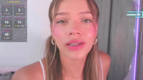 Camila Monroee  online show from April 9, 2026, 2:33 pm