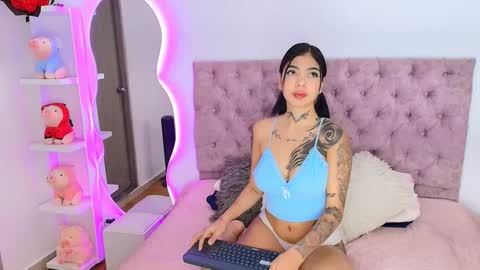 Camila Velour  online show from May 25, 2026, 10:54 am