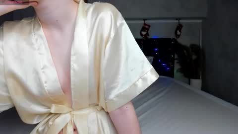 Camilla online show from December 15, 2025, 1:10 am