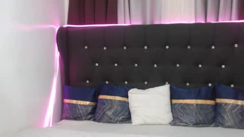 camilla_morena online show from September 28, 2025, 3:34 am