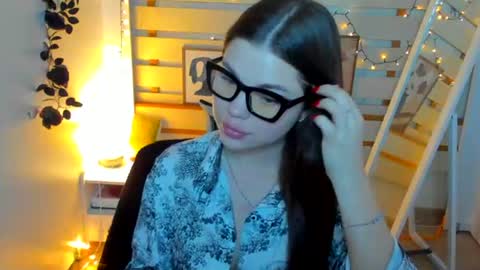 Camilla online show from January 19, 2026, 8:07 am