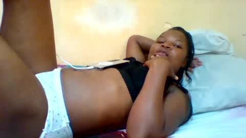 Snapshot of camillah_sweet chatting on June 21, 2026, 2:08 pm camillah_sweet online show from June 21, 2026, 2:08 pm