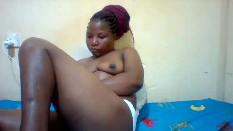 Snapshot of camillah_sweet chatting on July 5, 2026, 5:53 pm camillah_sweet online show from July 5, 2026, 5:53 pm