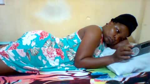 Snapshot of camillah_sweet chatting on July 13, 2026, 7:33 am camillah_sweet online show from July 13, 2026, 7:33 am