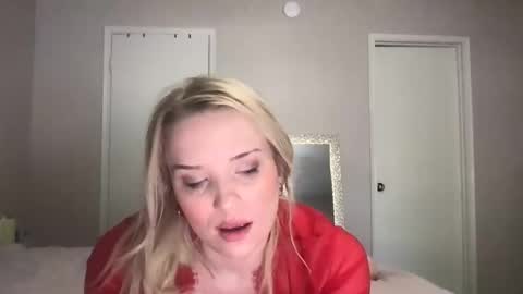 camilleclairexo online show from April 1, 2026, 8:17 pm