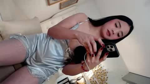 camillejoson online show from May 13, 2026, 12:52 am
